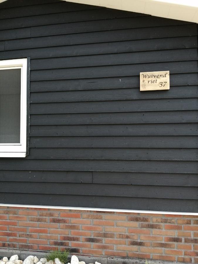 Wuivend Riet Gelegen Op Resort Venetie Giethoorn Exterior photo