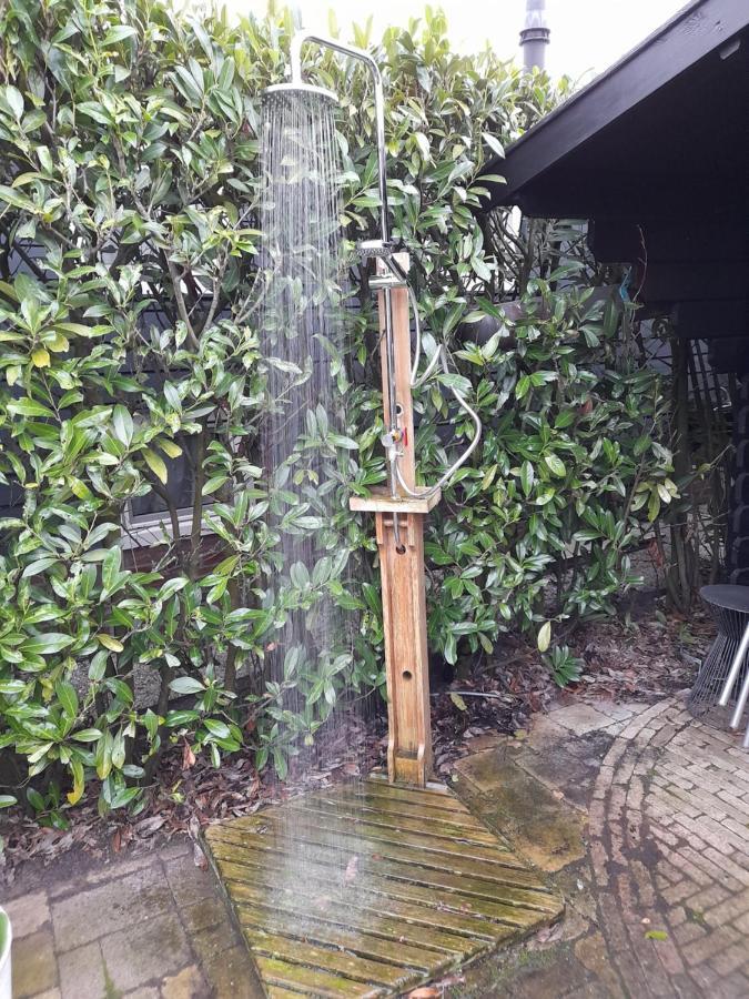 Wuivend Riet Gelegen Op Resort Venetie Giethoorn Exterior photo